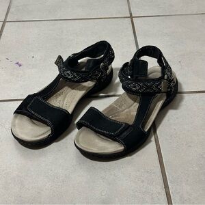 Clark’s Women‎ Amanda Step Flat Black Sandals Straps size 8